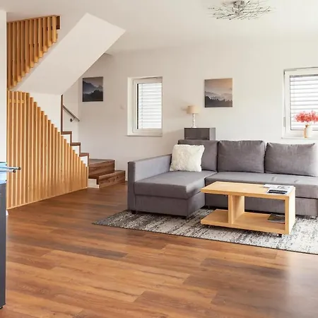 Hillhouse Novo Mesto