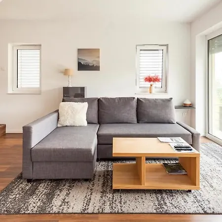 Hillhouse Novo Mesto