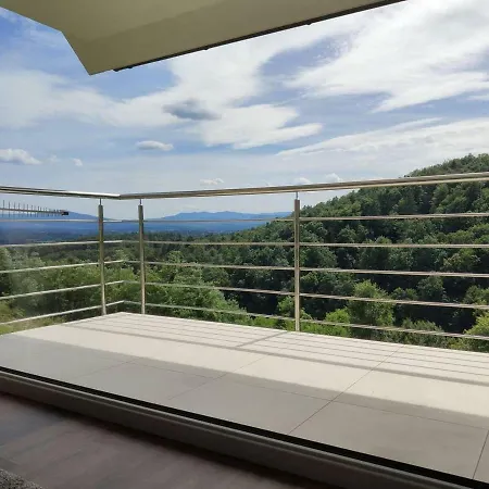 Hillhouse Novo Mesto