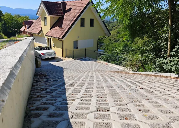 Hillhouse * Novo Mesto