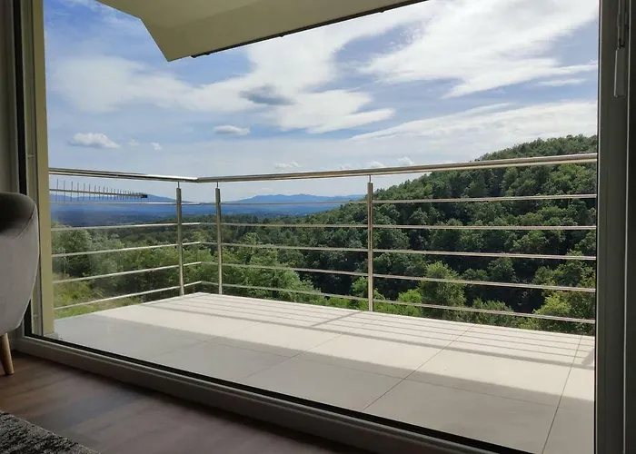 Hillhouse Novo Mesto